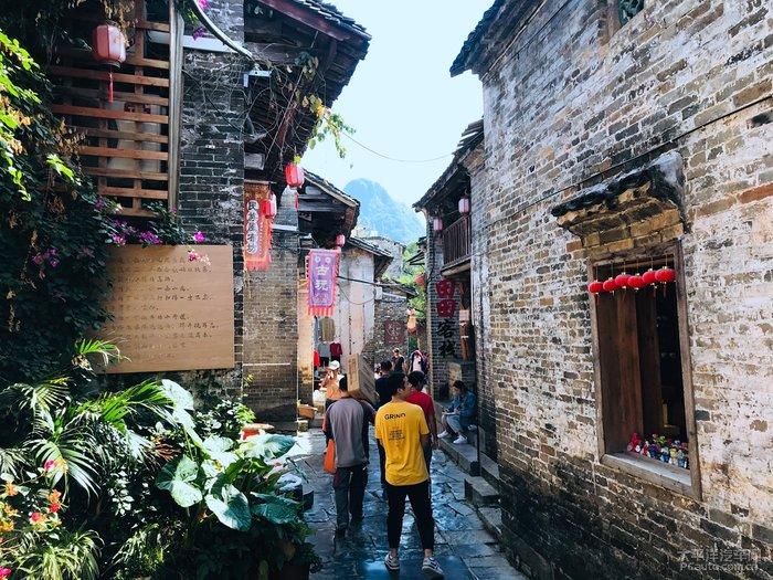 中方派出高规格代表团抵达达沃斯，美方代表团担心存在感被减少